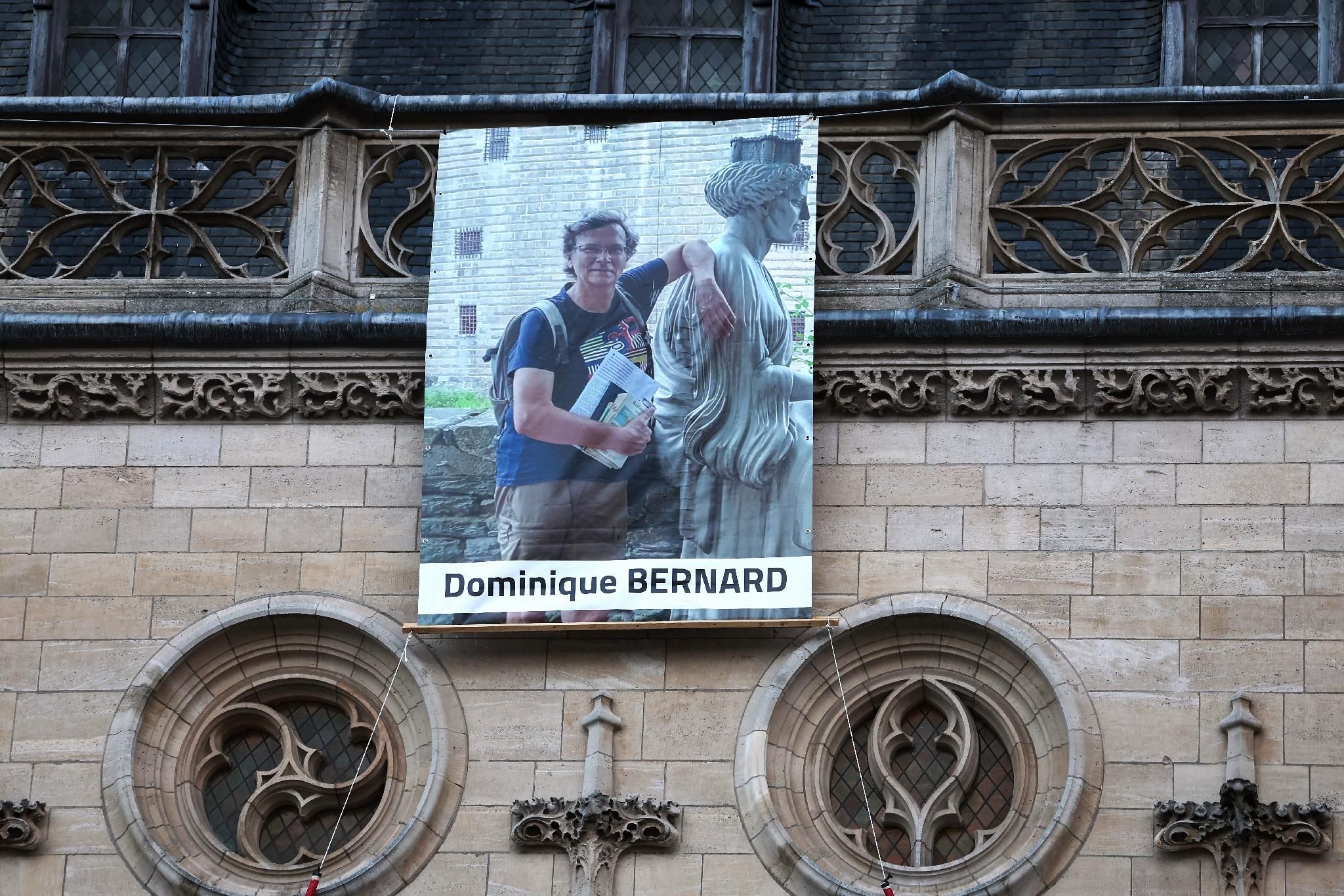 Dernier Hommage Religieux Dominique Bernard L Enseignant Assassin Dernier Hommage Religieux Dominique Bernard L Enseignant Assassin